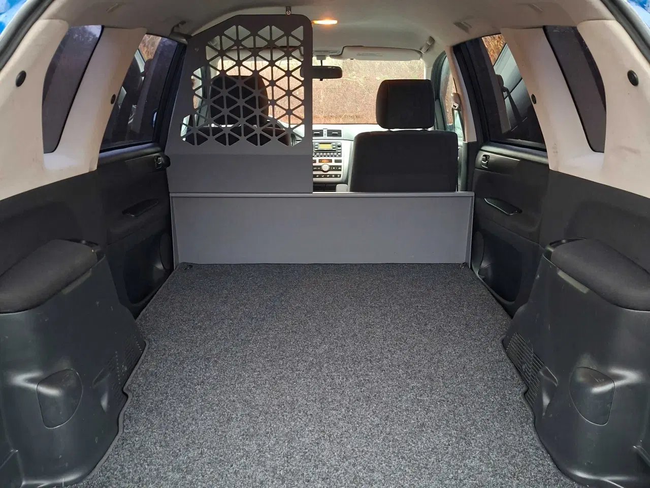 Billede 9 - Toyota Sportsvan - Nysynet, nedvejet og lav km.