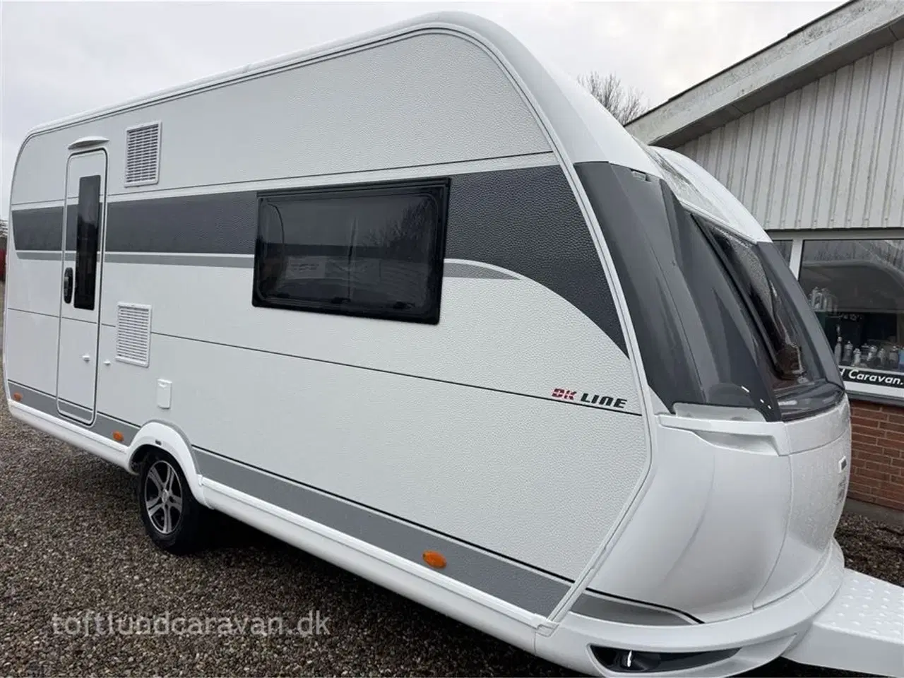 Billede 7 - 2026 - Hobby De Luxe 460 SFf   NY 2026 DK-LINE. m/QUEENS SENG og masser af udstyr inkl. i prisen. NU PÅ LAGER. *TILBUD*