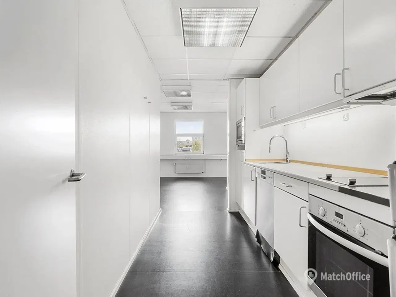 Billede 8 - Velindrettet kontorlejemål med mødelokale på 367 m2 tilbydes i præsentabel ejendom med central placering i Gladsaxe Erhvervsby.