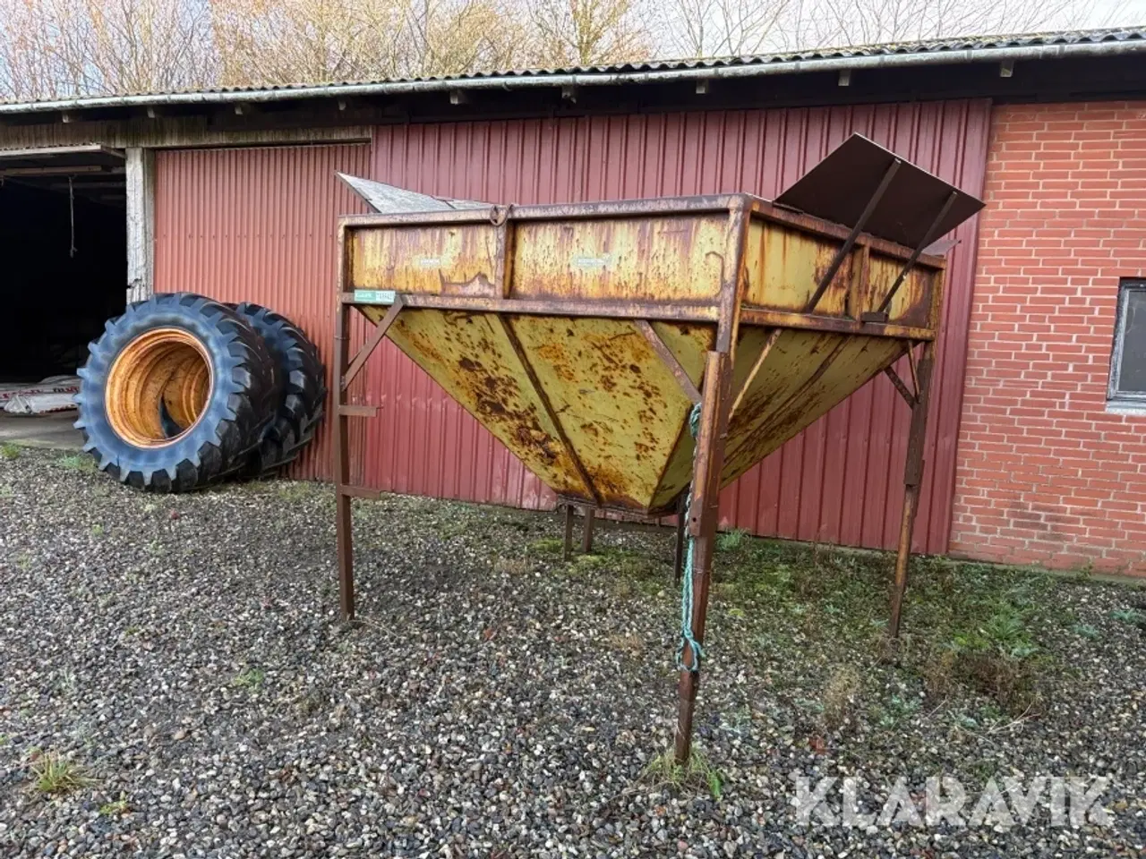 Billede 1 - Fødekasse til kartoffel sortering