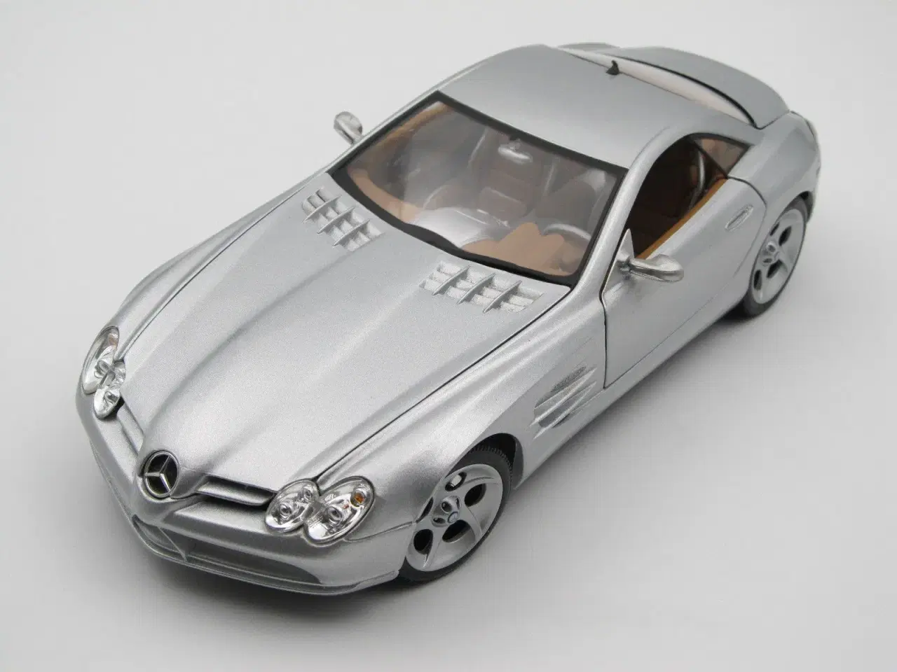 Billede 5 - 1999 Mercedes SLR Vision 1:18  