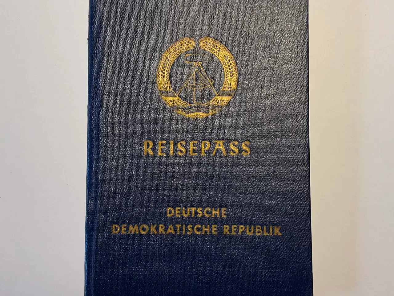 Billede 1 - DDR pas fra det tidligere Østtyskland