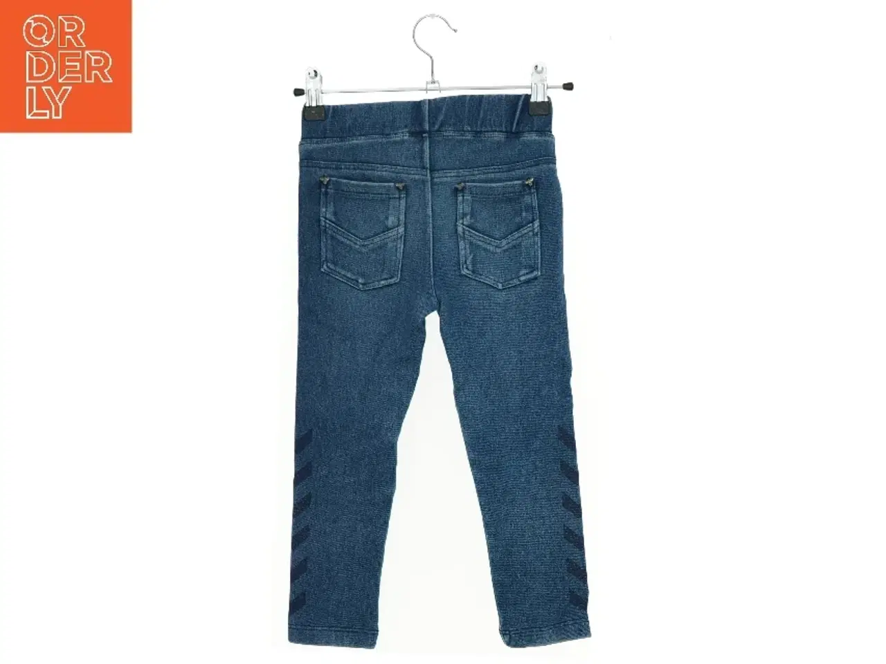 Billede 2 - Bukser fra Hummel (str. 104 cm)