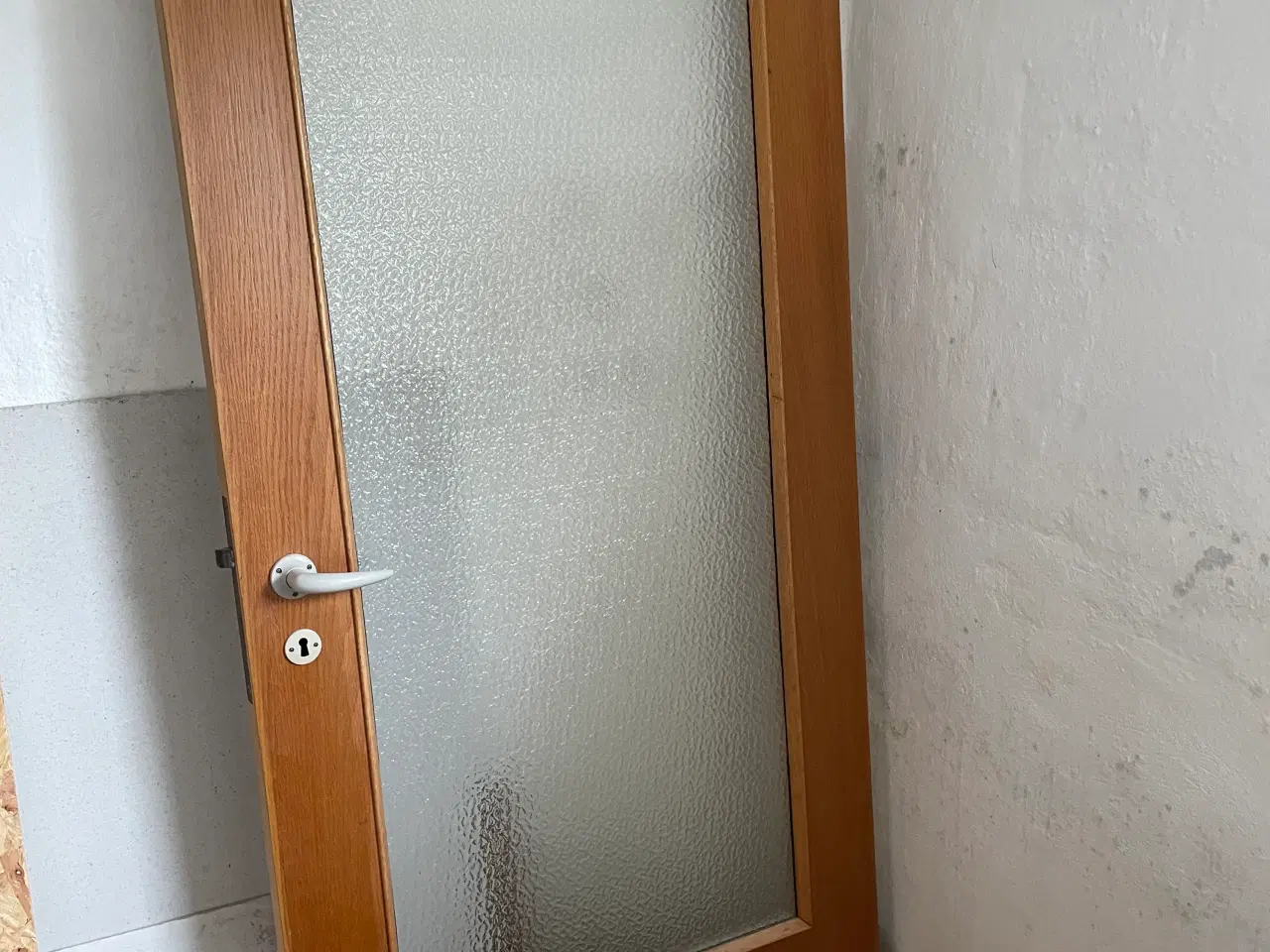 Billede 2 - Indvendig dør med råglas vindfangsdør. 100kr