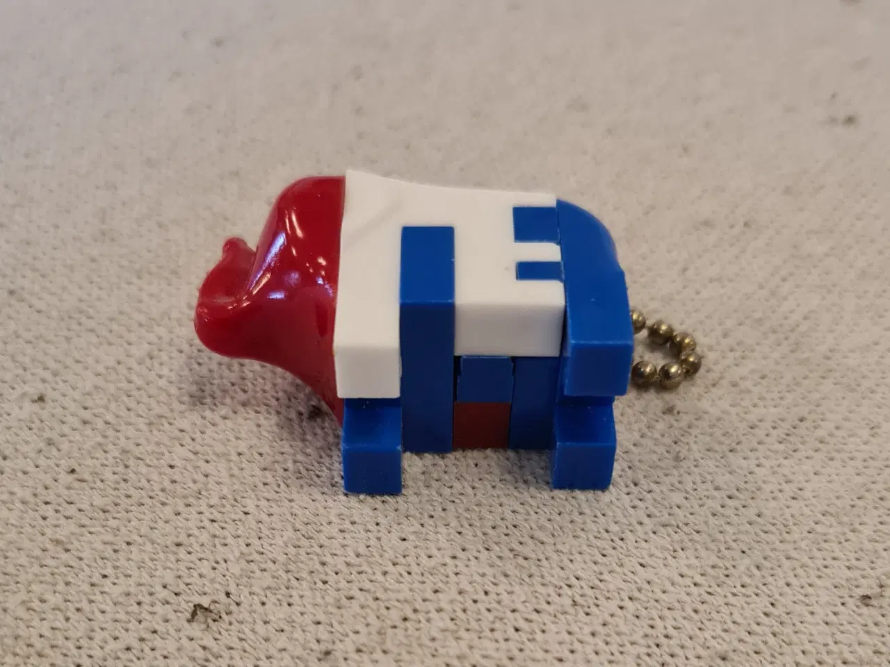 Billede 6 - Irma Nøglering Rød, blå og hvid plast