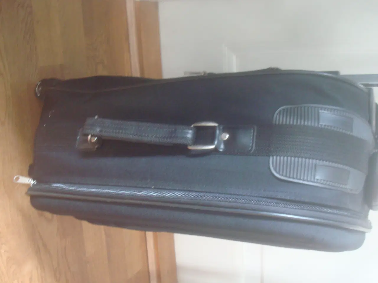 Billede 2 - TROLLEY - SOM NY, MAX brugt 1 gang, farven er sort