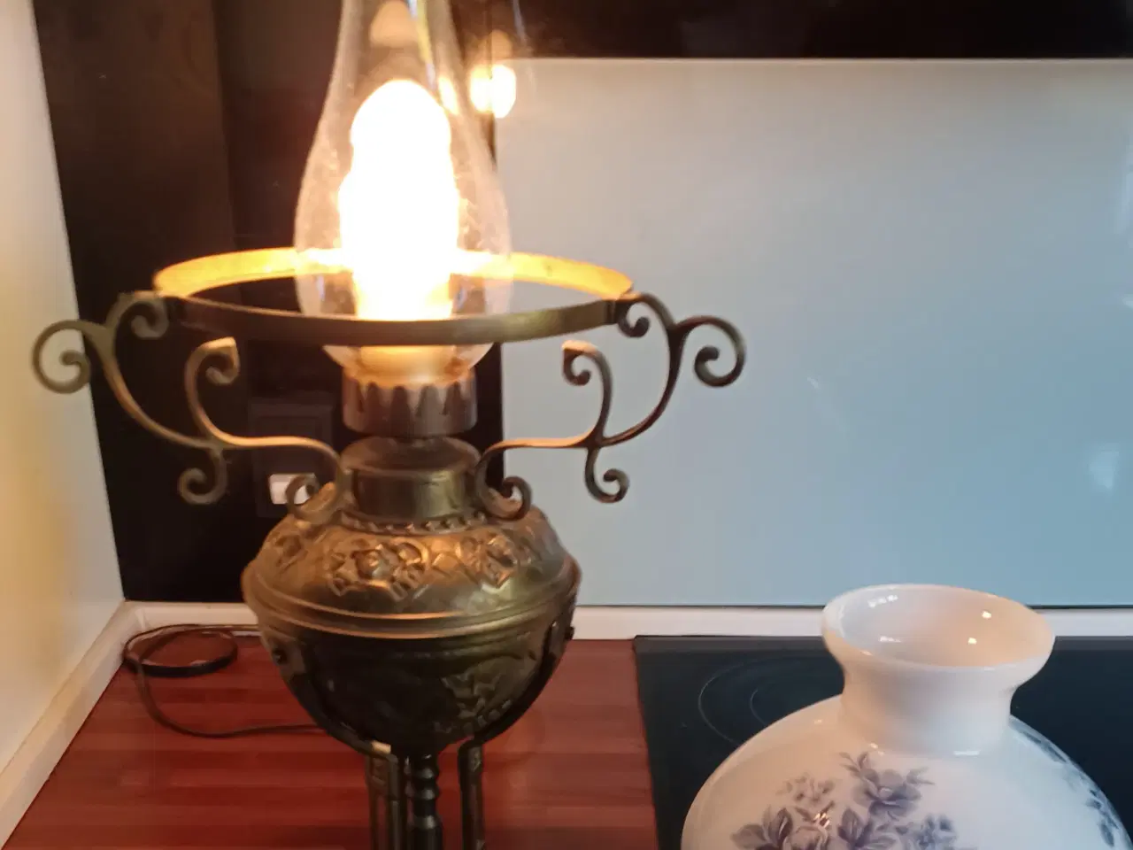 Billede 2 - En fin vintage elpetroleums lampe