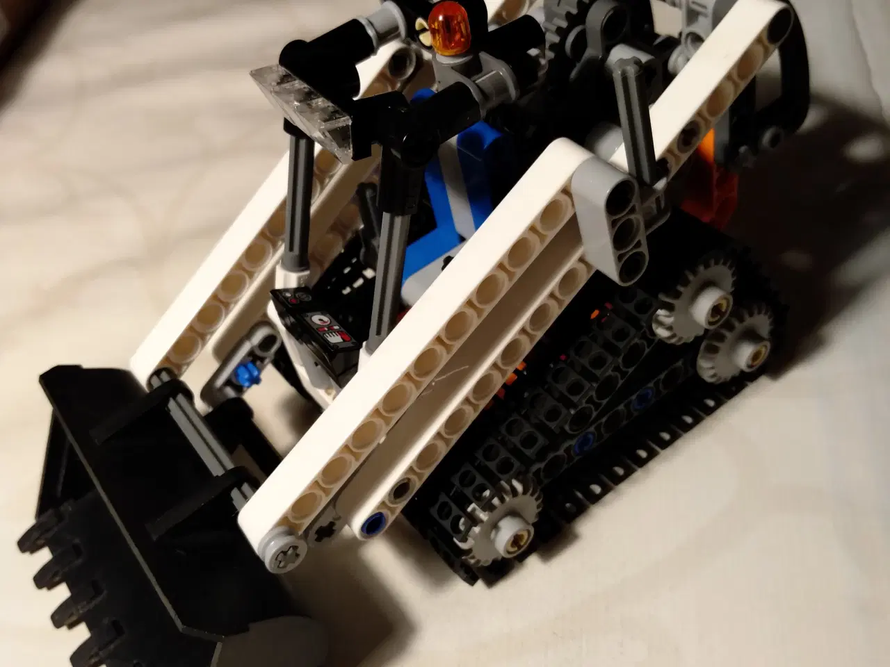 Billede 1 - LEGO TECHNIC 42032 Læssevog med larvefødder