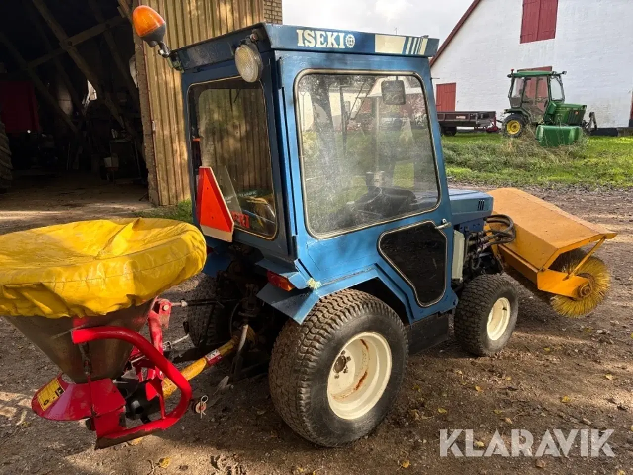 Billede 3 - Kompakttraktor Iseki TX2160 med kost og saltspreder