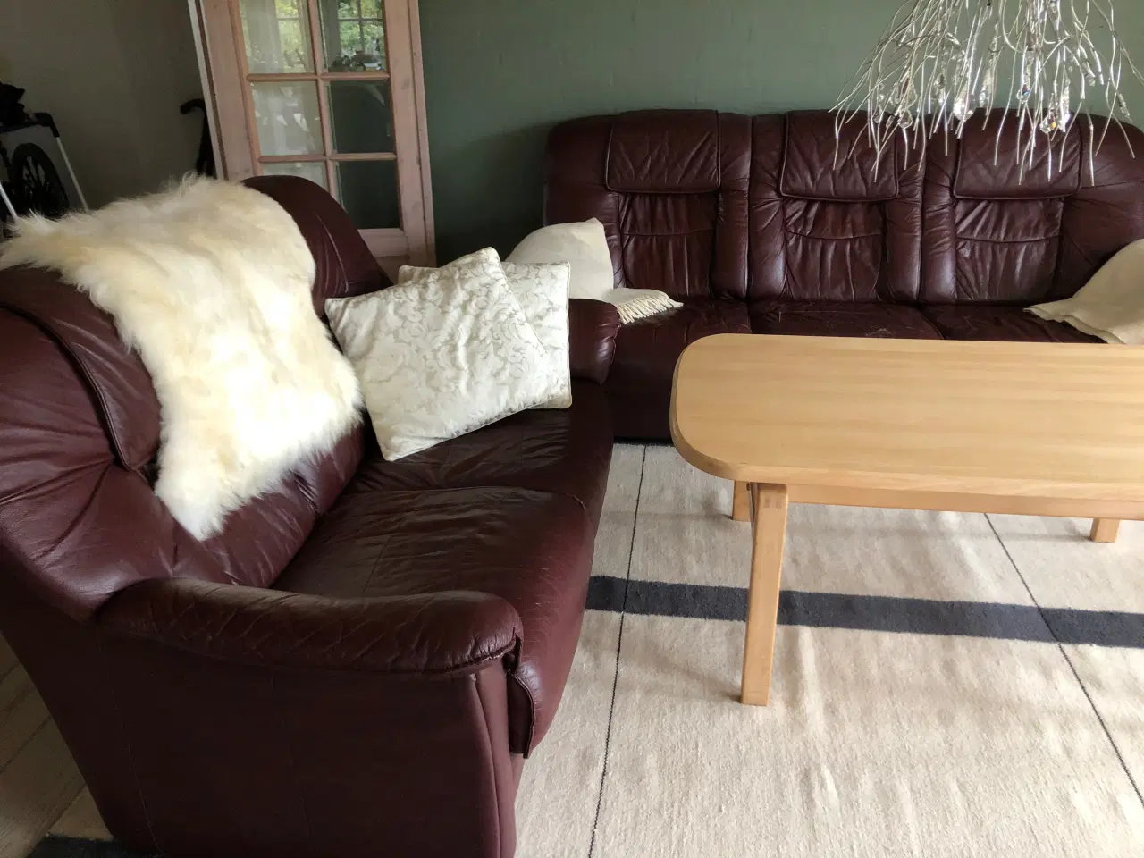 Billede 1 - 3 og 2 Pers. Okselædder sofa i okseblods farve. 