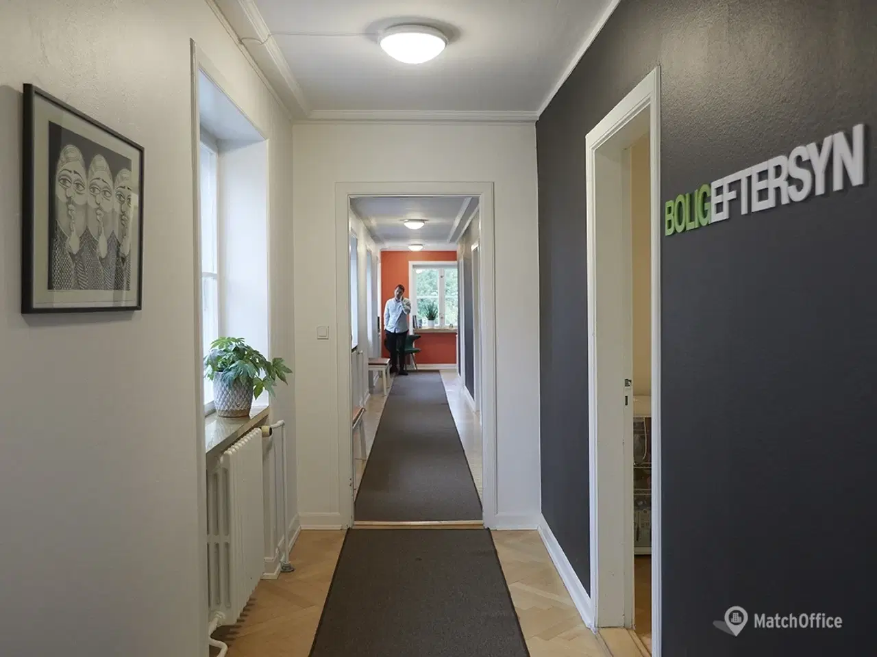 Billede 4 - Rigtig god beliggenhed tæt på motorvejen E45 og banegården.