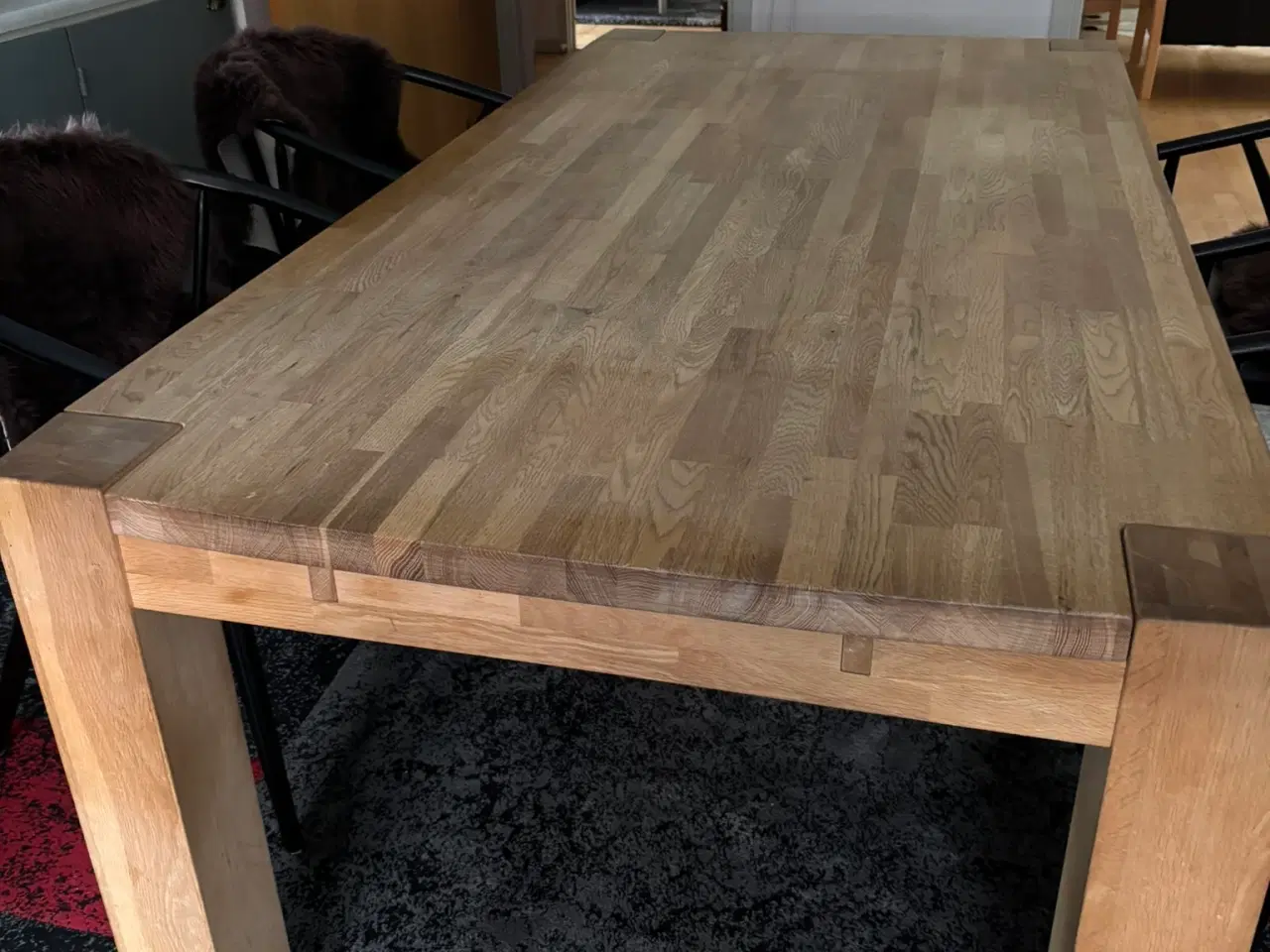 Billede 1 - Spisebord i masiv Egetræ