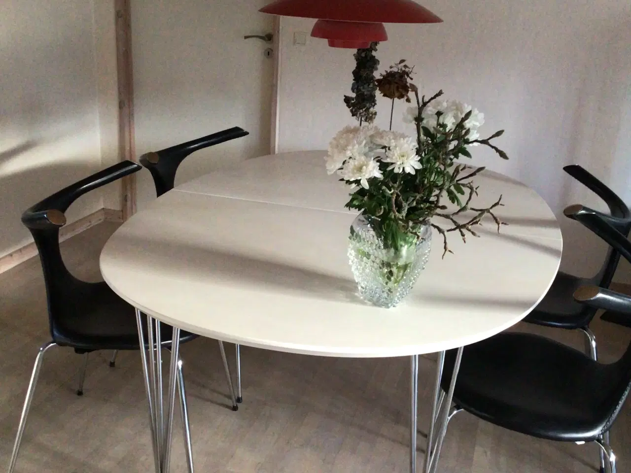 Billede 2 - Spisebord i hvid  kan blive 280 cm 
