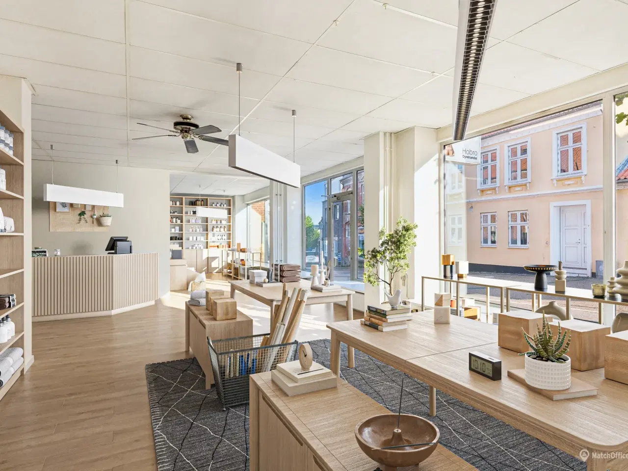 Billede 2 - Butiks lokale med super beliggenhed i gågaden.