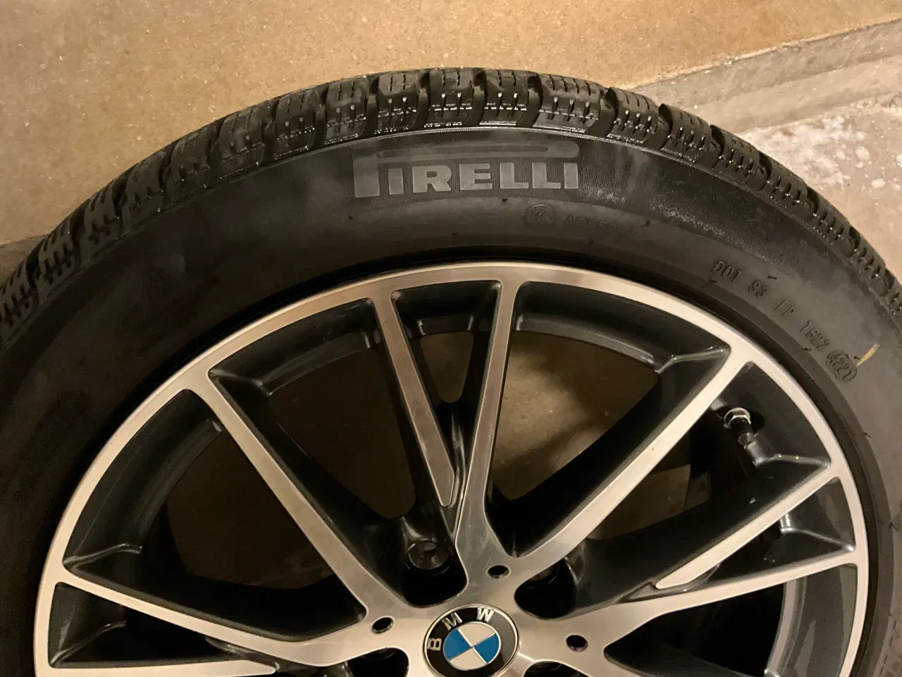 Billede 2 - 4 stk. Vinterdæk på originale 17” BMW alufælge 