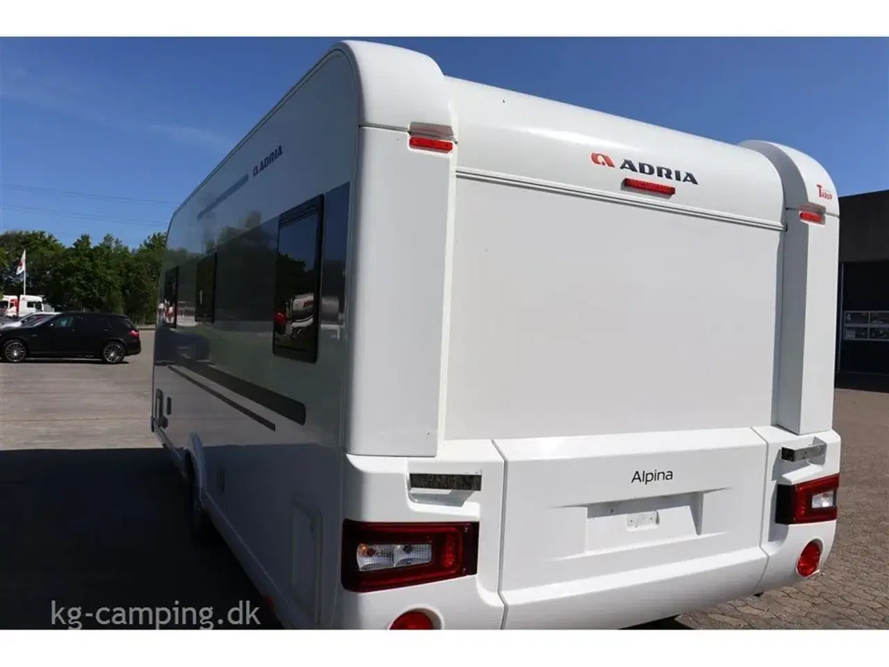 Billede 3 - 2019 - Adria Alpina 573 UP   Velholdt Luksus Vogn med kæmpe rundsiddegruppe. ALDE centralvarme.