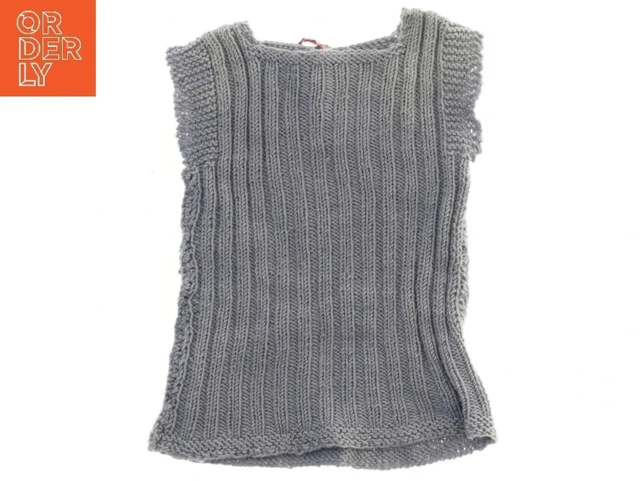 Billede 2 - Strikket vest med knapper (str.  17x27 cm)