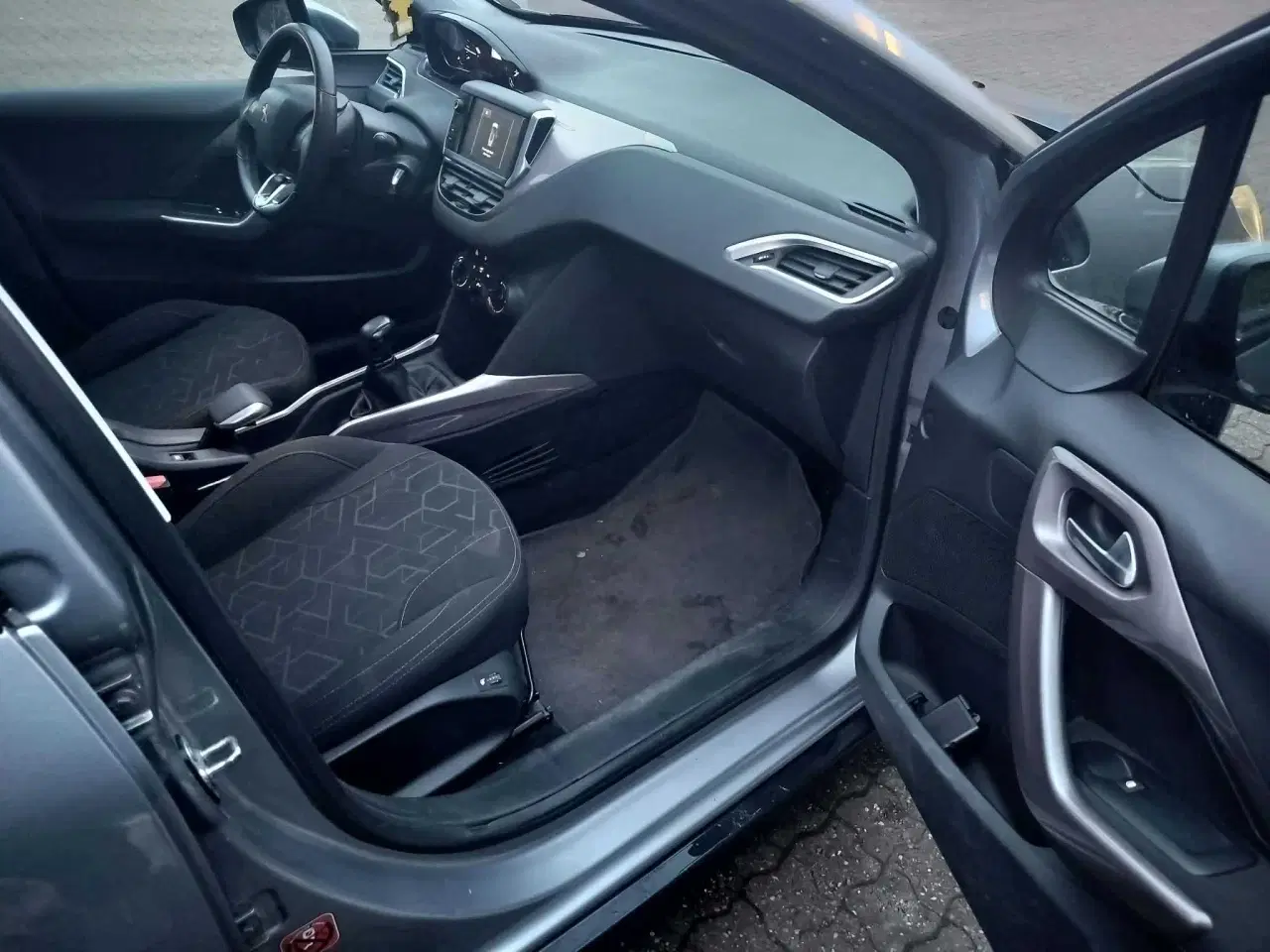 Billede 7 - Peugeot 2008 med ny tandrem 