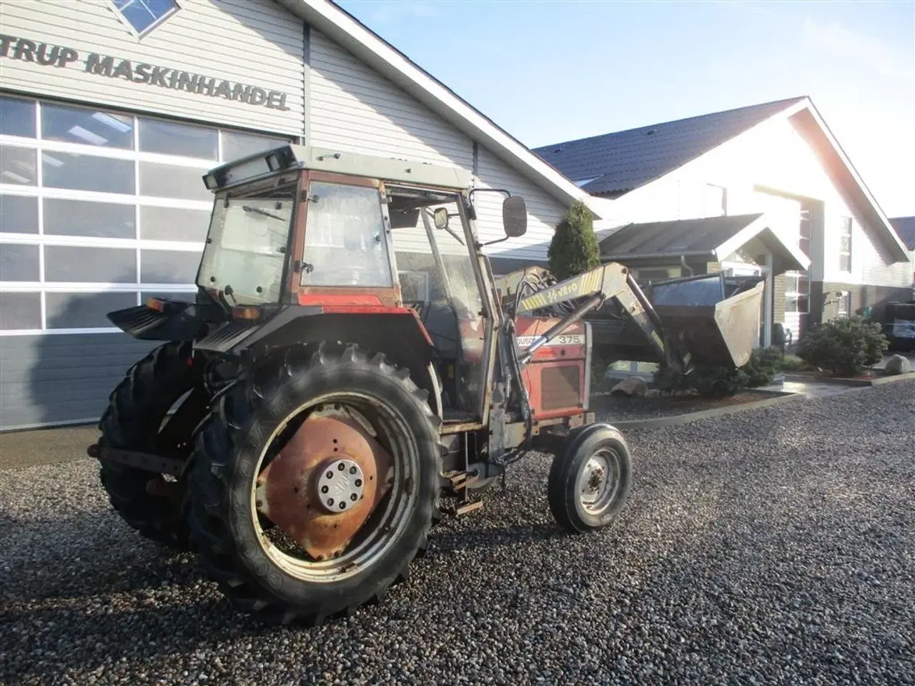 Billede 13 - Massey Ferguson 375 HiLine med frontlæsser