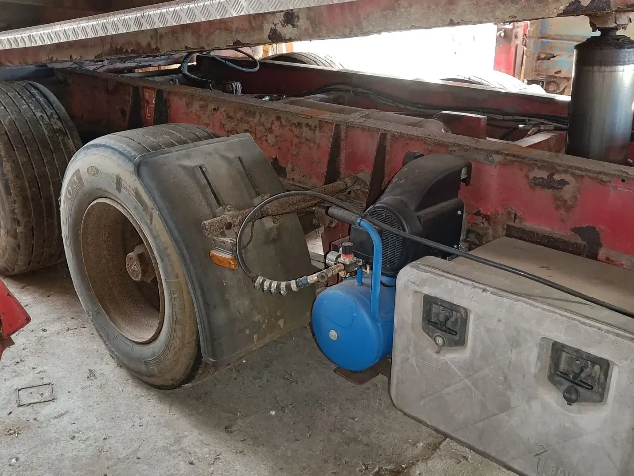 Billede 4 - - - - Overførselshænger til container