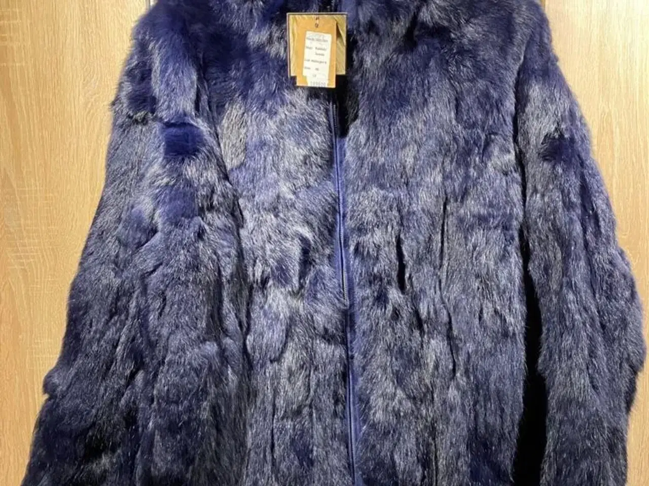 Billede 1 - Ægte pels jakke sælges