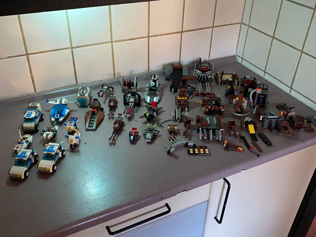 Billede 1 - Blandet Lego Starwars og pirat og politi solges 