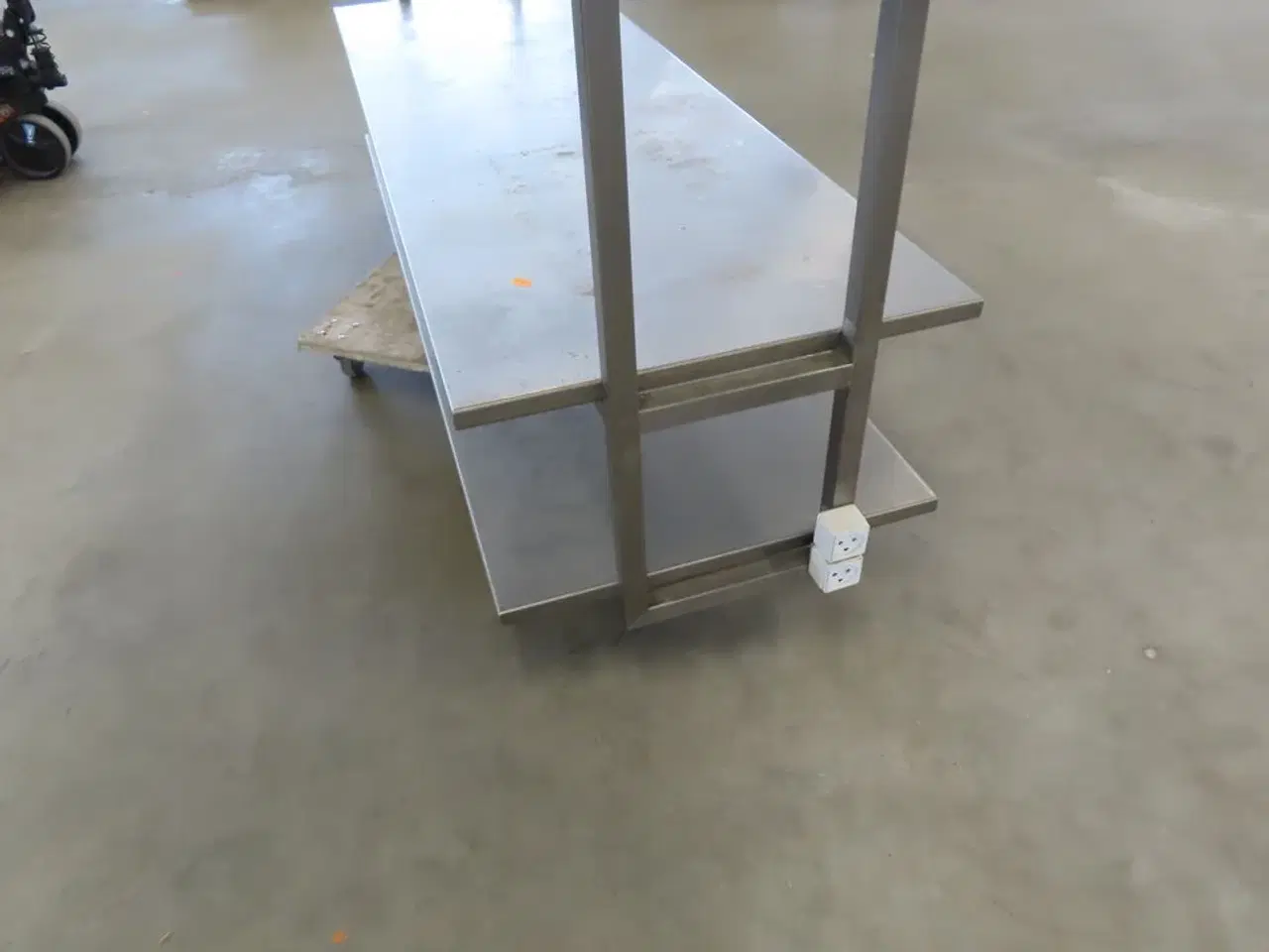 Billede 2 - Stålhylder til ophæng i loft.