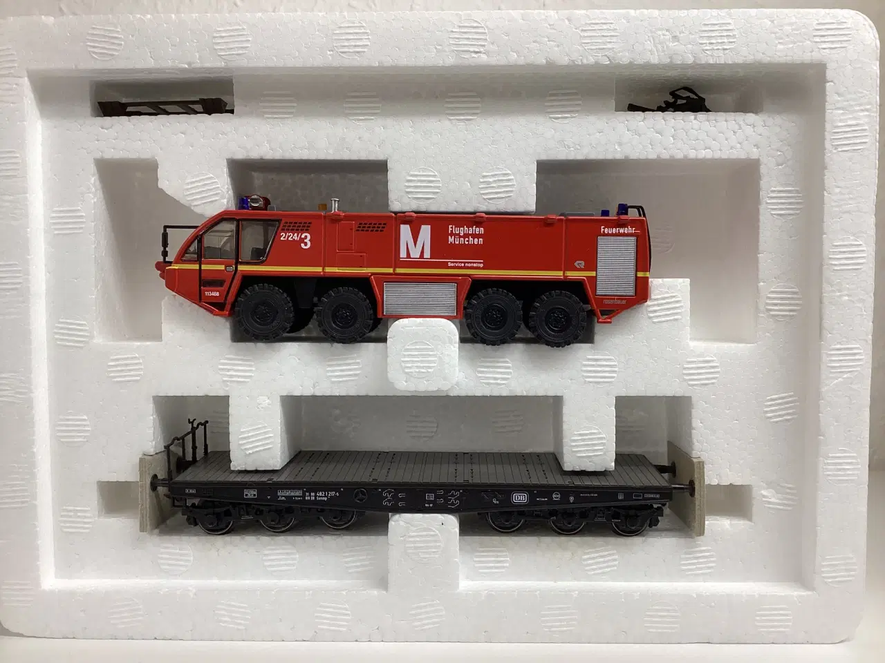 Billede 1 - Märklin 48667 Sammp vogn med lufthavns brandbil. 