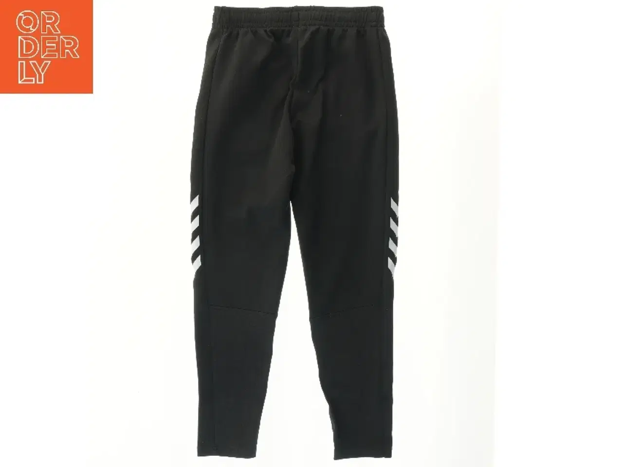 Billede 2 - Træningsbukser med nummer 18 fra Hummel (str. 152)