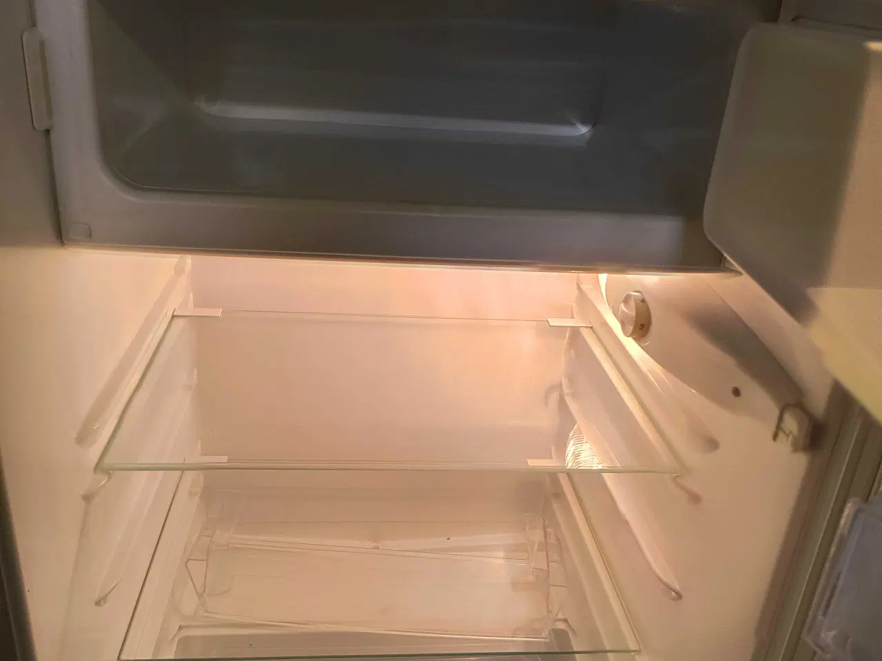 Billede 3 - Kvalitets køle/fryse 2 år gl 