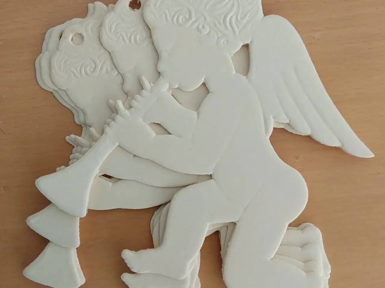 Billede 2 - Juleengle med trompet i karton, ubrugte