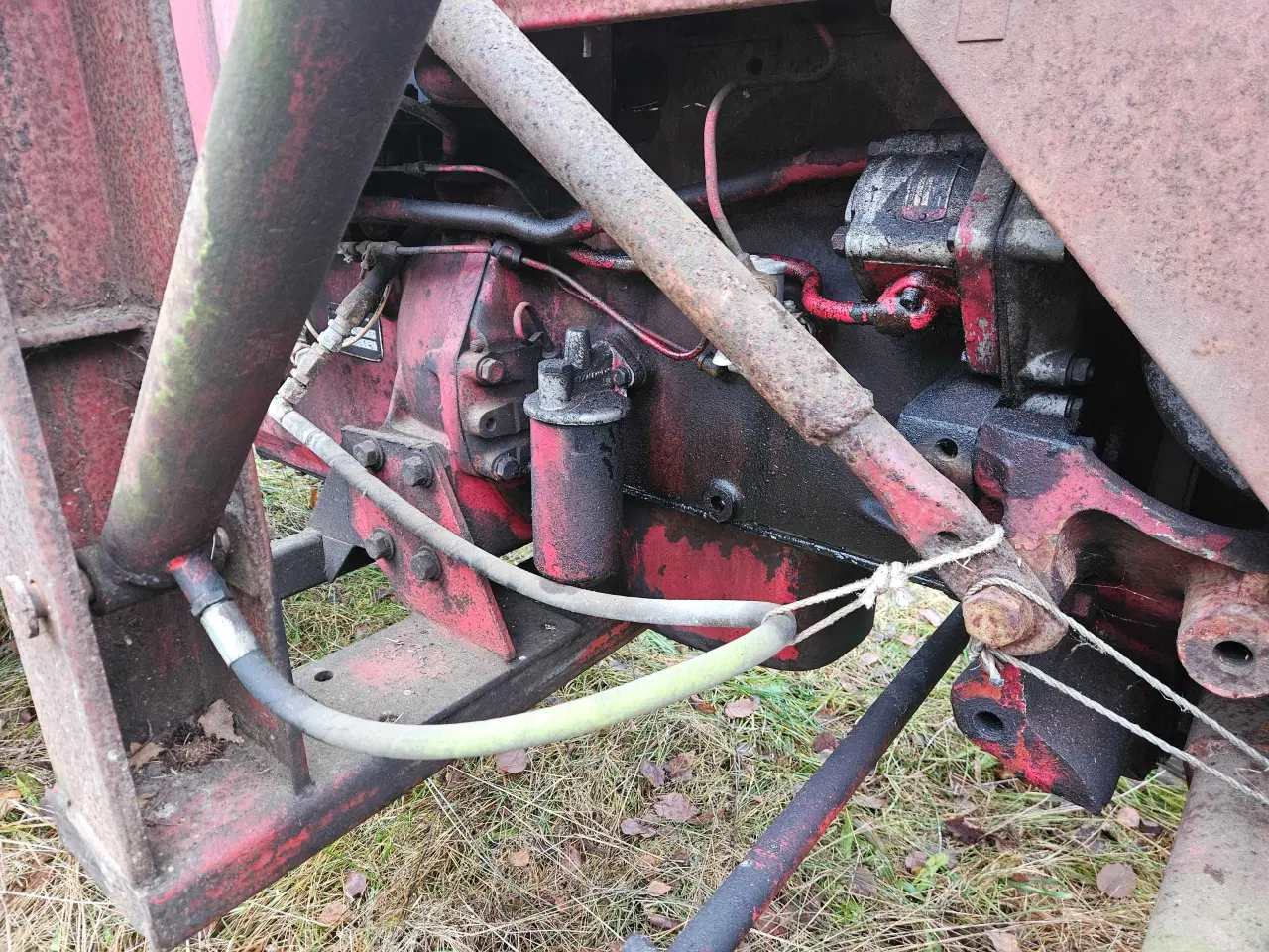 Billede 12 - IH B 414 traktor med frontlæsser