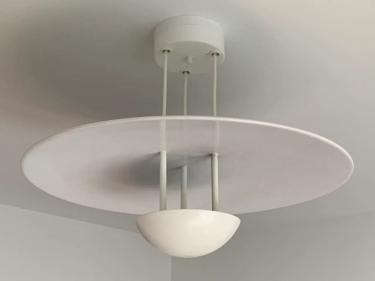 Billede 3 - Design Hans-Agne Jakobsson loftlampe hvid 2 stk.