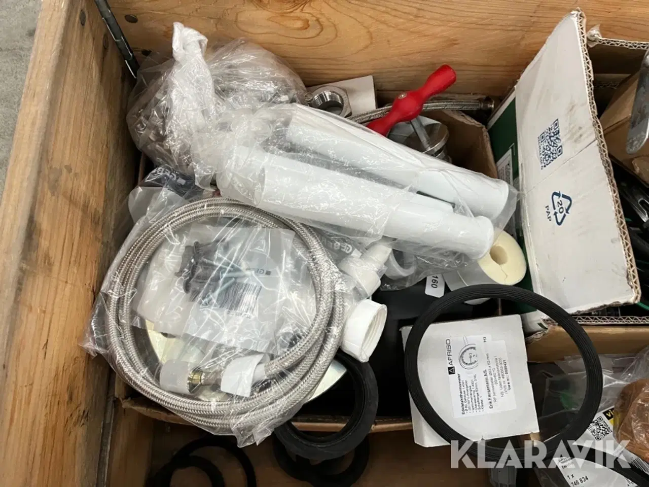 Billede 11 - Lot - fittings, rørbærere, toiletsæder og øvrigt