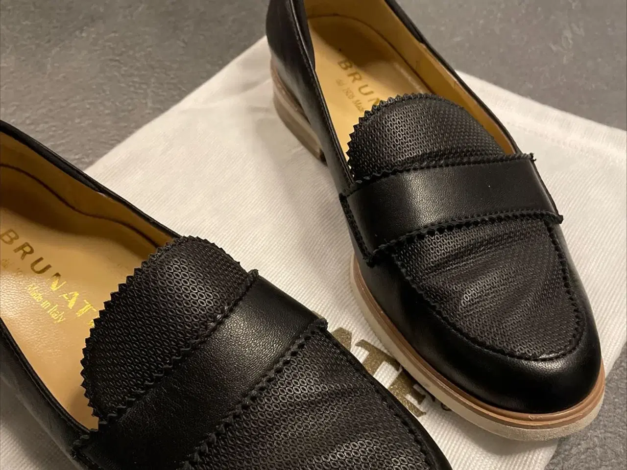 Billede 1 - Brunate college sko str 37 sælges