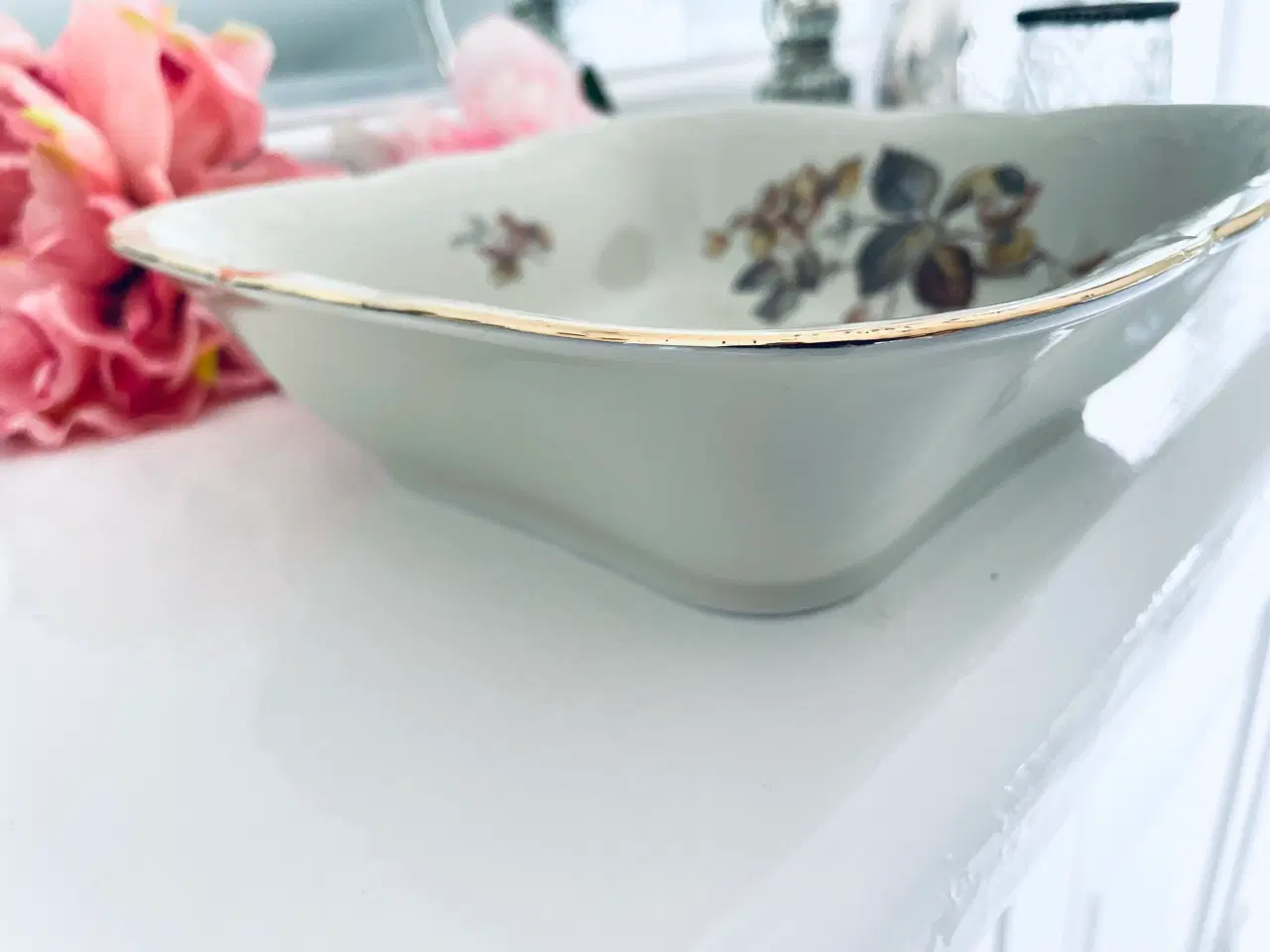 Billede 8 - Smuk vintage kartoffelskål med guldkant 