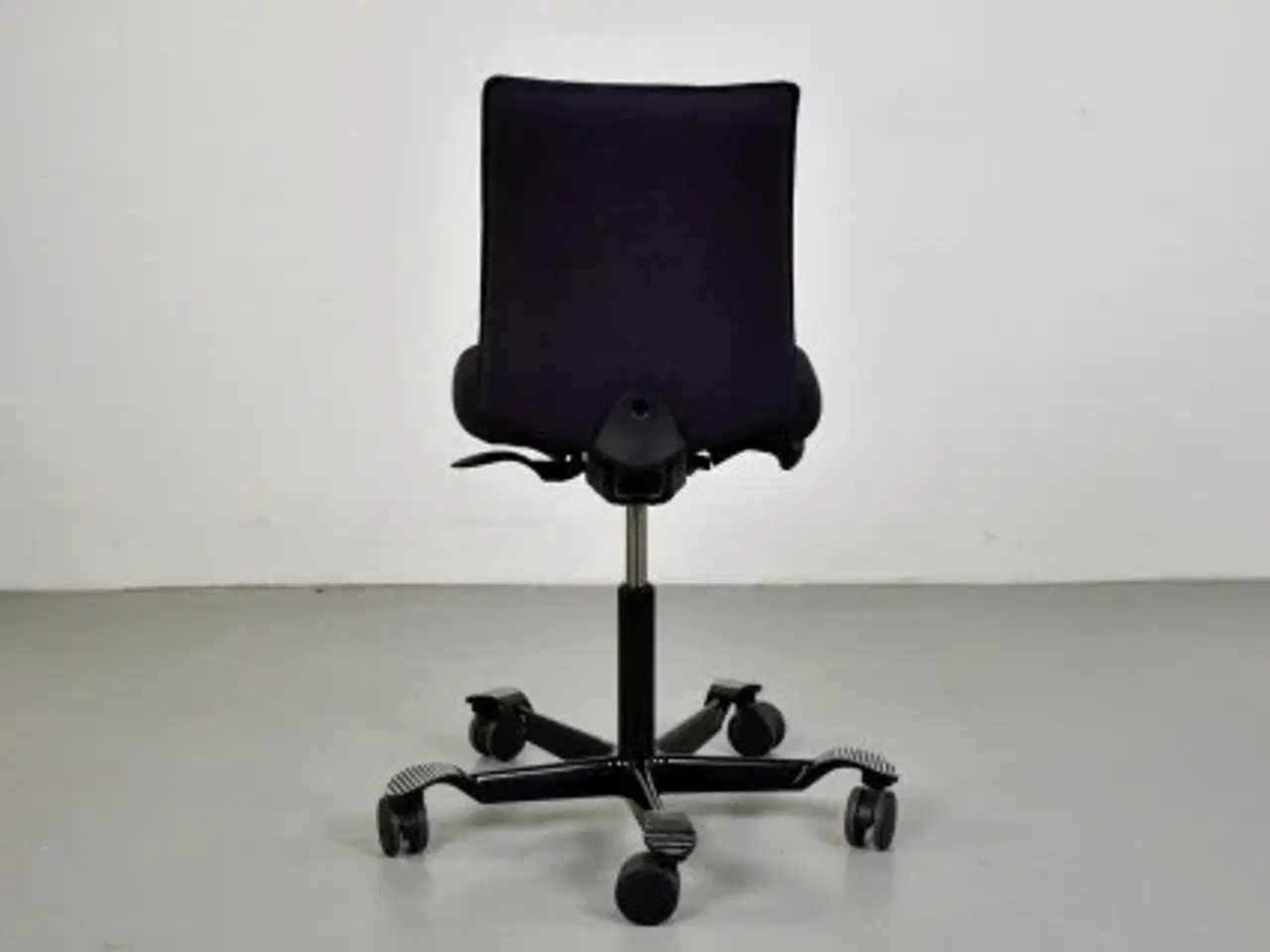 Billede 3 - Häg h05 5200 kontorstol med blå/brun polster og sort stel.