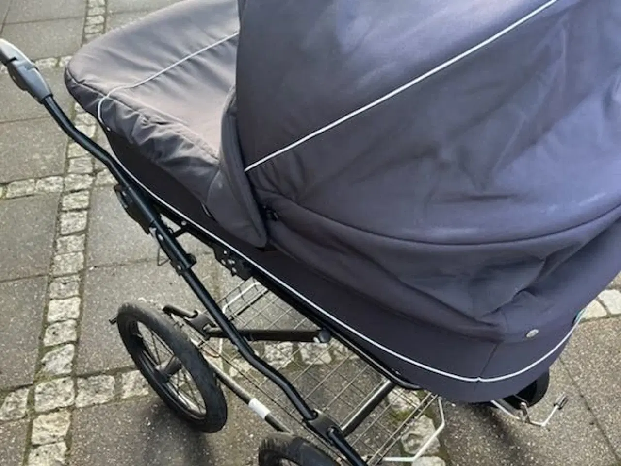 Billede 3 - Bedsteforældre Barnevogn med alt