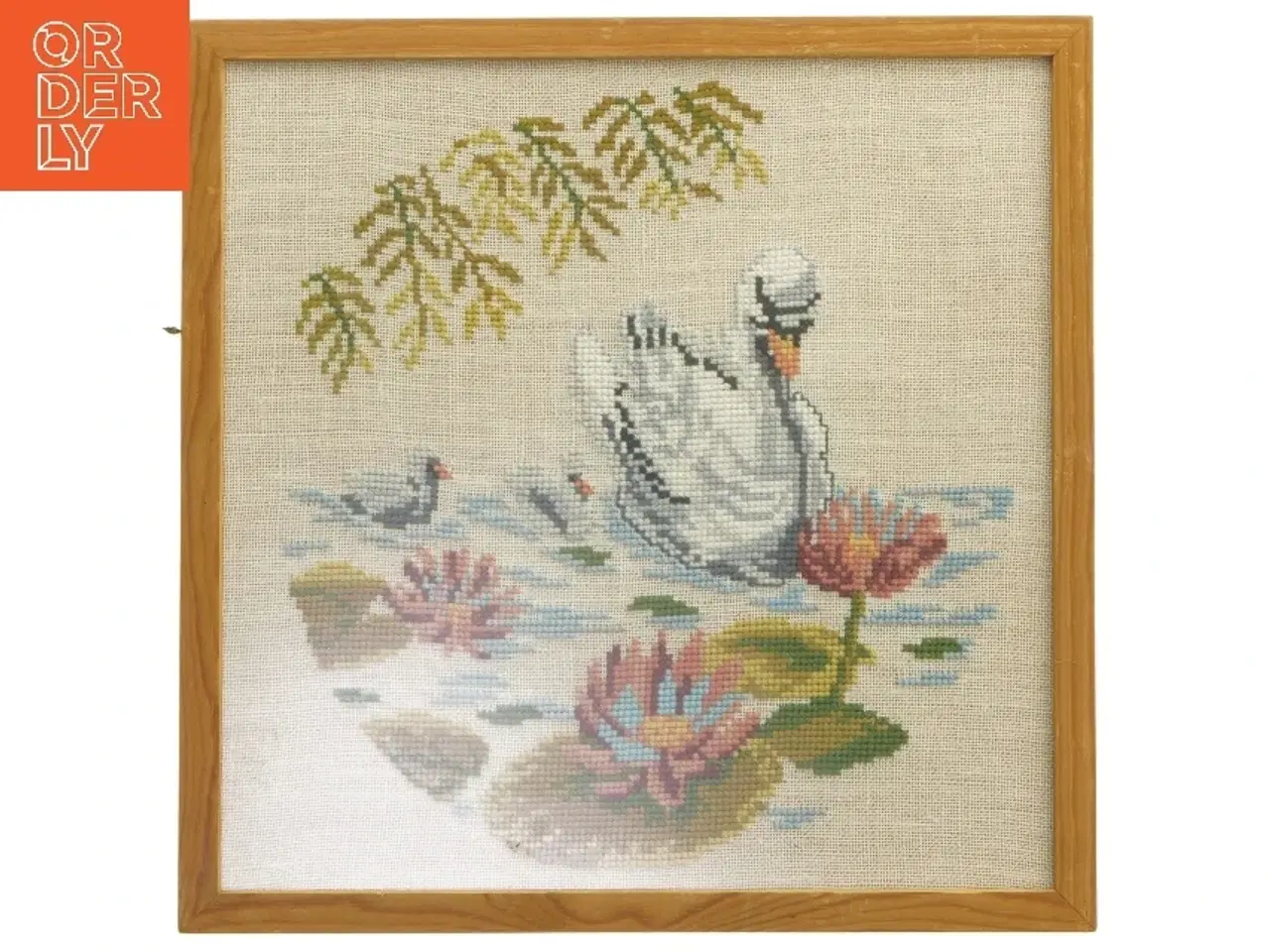 Billede 1 - Broderet billede med svane (str. 27x27 cm)