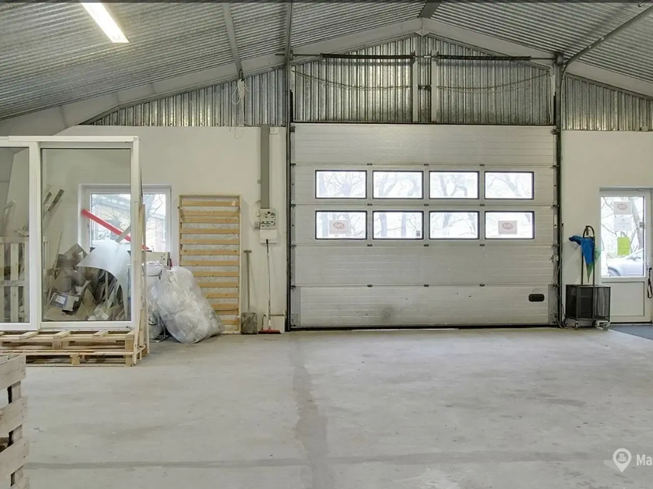 Billede 9 - Storbutik med god beliggenhed - i alt 425 kvm