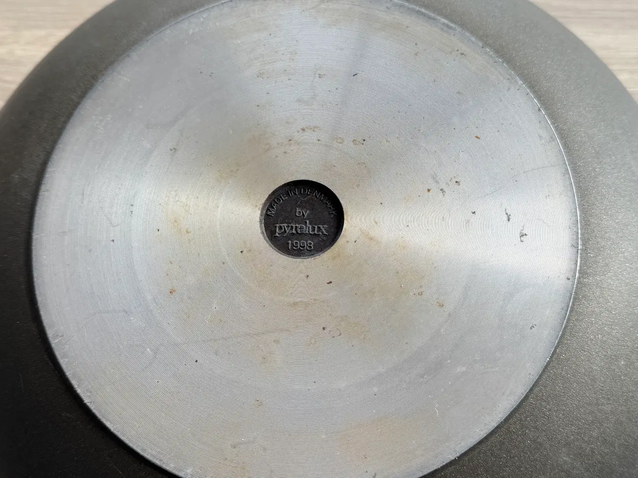 Billede 3 - Støbejernsgryde med Pyrex glaslåg 8 liter