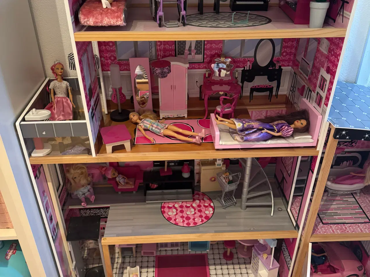 Billede 2 - Dukkehus