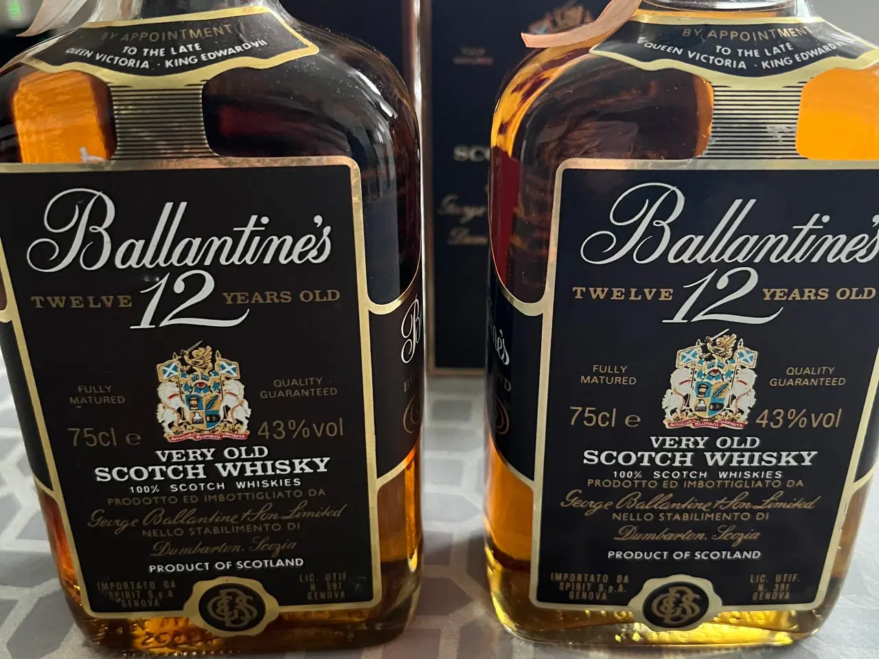 Billede 2 - Ballantines whisky -12 år old 2 flasker