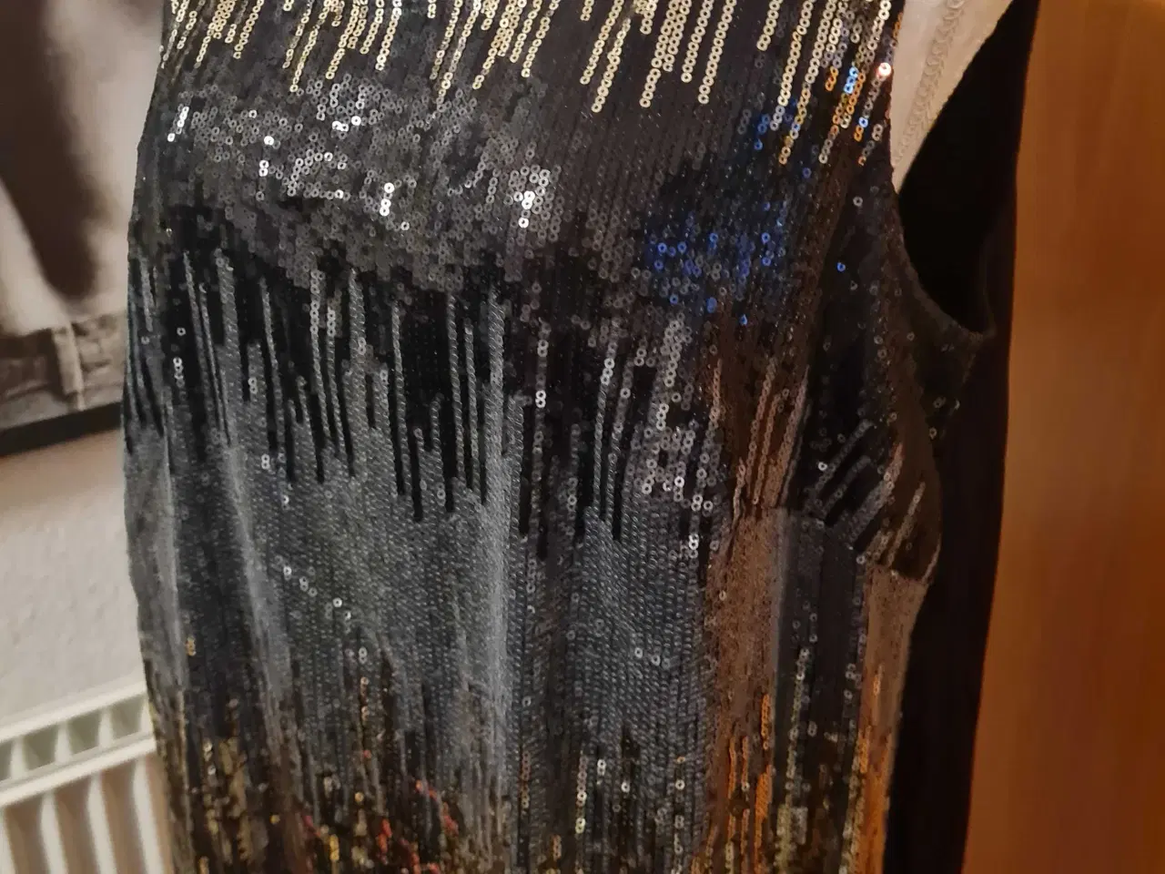 Billede 2 - guld top fra Zizzi str S 42-44