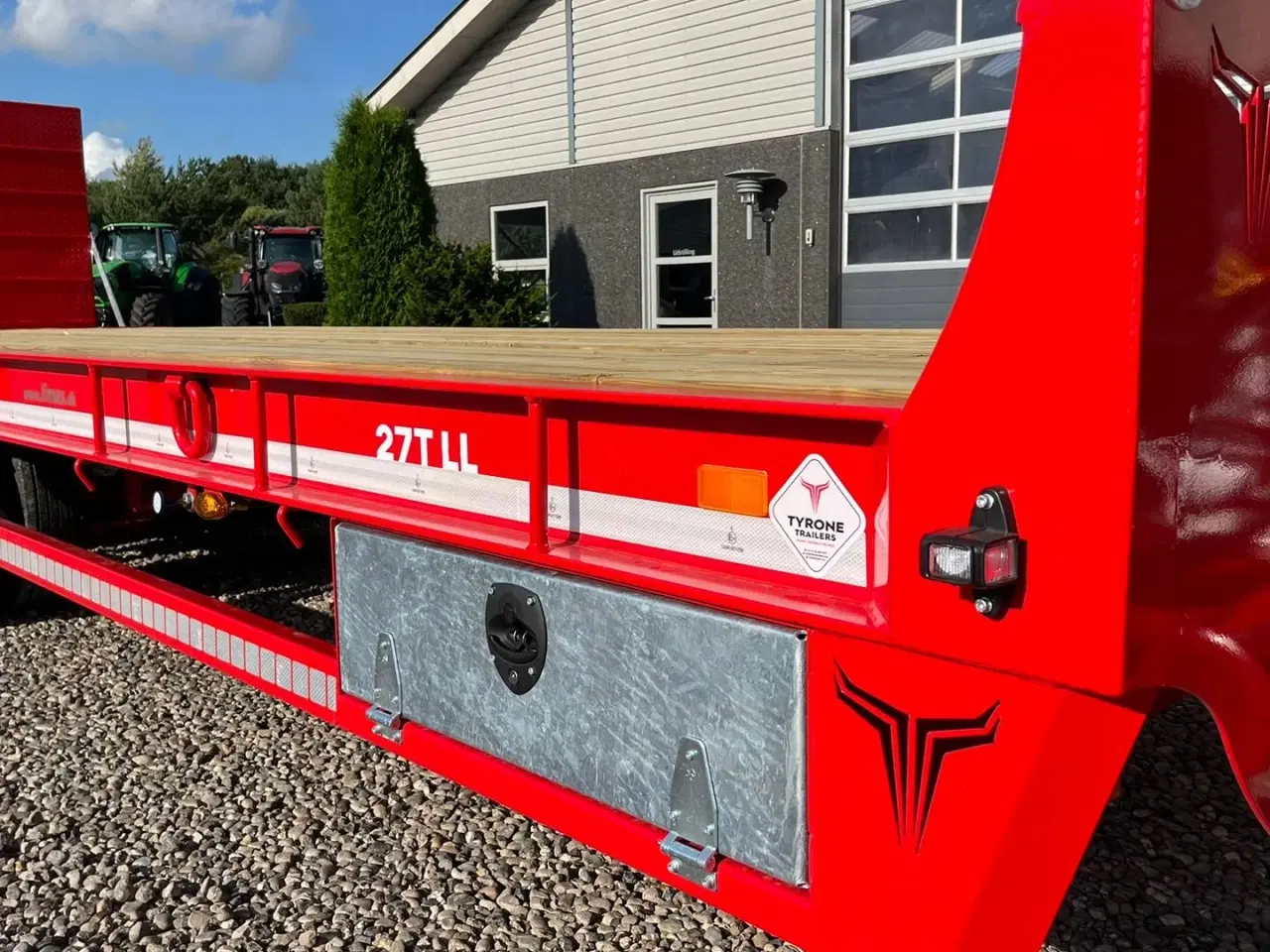 Billede 16 - Tyrone 27TLL LANG MODEL med kombi bremser, både luft og hydrauliske bremser. Affjedret træk og affjedret aksler. Med hydrauliske ramper og værktøjskasse