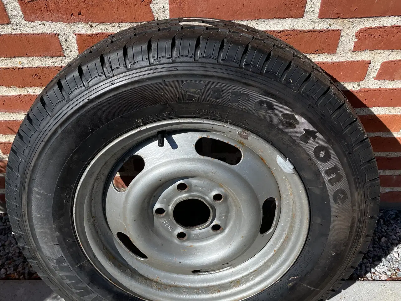Billede 1 - NYT Firestone 185/75R14C m. nyt dæk med fælg