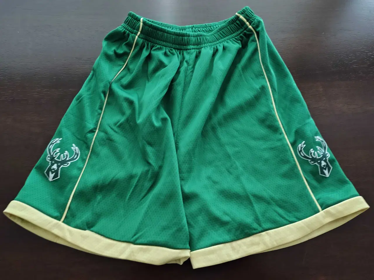 Billede 4 - Basket sæt str.140