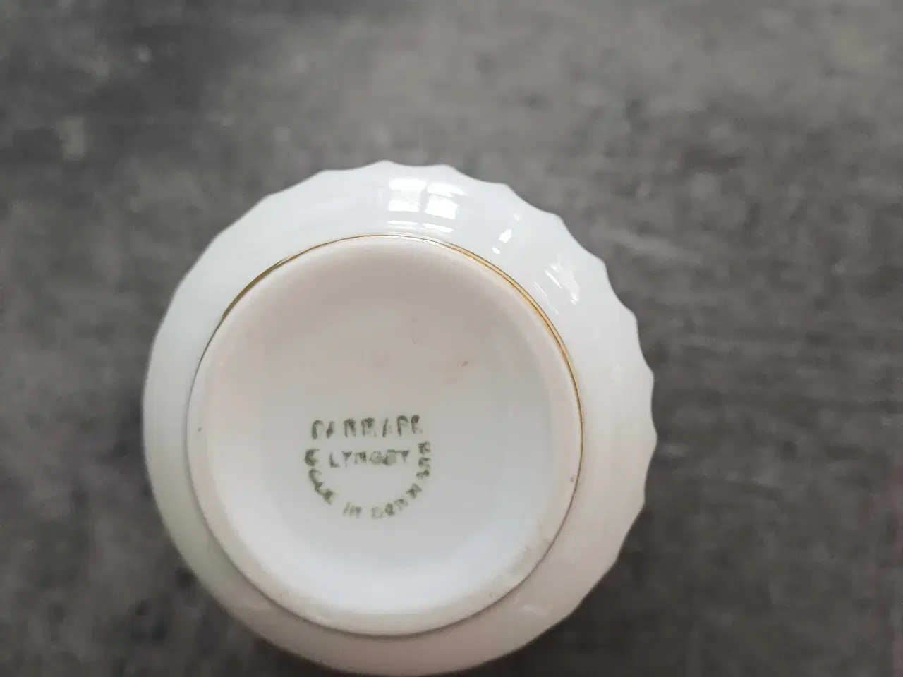 Billede 3 - Lyngby vase original blomstermotiv guldkant 10 cm