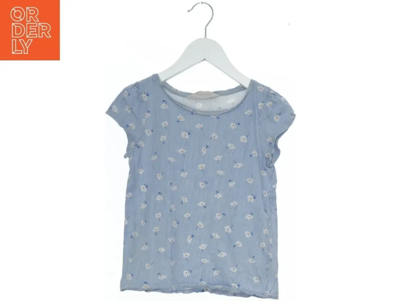 Billede 1 - Blå bluse med blomsterprint fra H&M (str. 140)