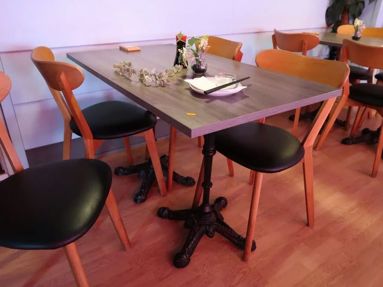 Billede 4 - Bord med 4 stk. stole